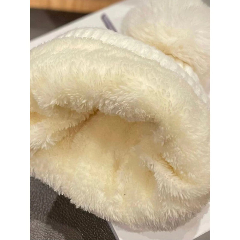 Gorro Feminino Grosso de Inverno com Pompom