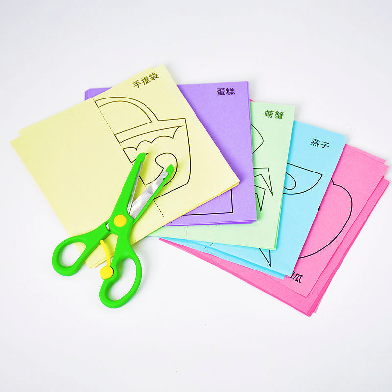 Kit Infantil com 96 Desenhos Animados para Recortar + Tesoura Infantil