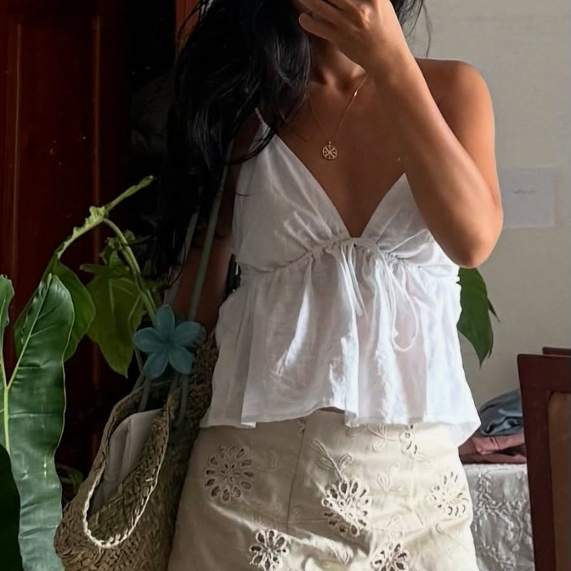 Regata Feminina Slim com Decote V e Laço Frontal