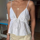 Regata Feminina Slim com Decote V e Laço Frontal